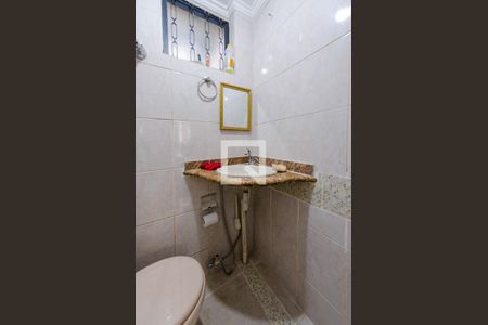 Casa à venda com 350m², 4 quartos e 2 vagasBanheiro suíte 1