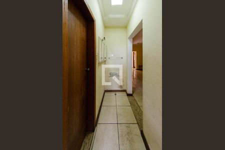 Casa à venda com 350m², 4 quartos e 2 vagasCorredor