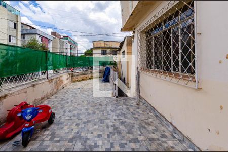 Casa à venda com 350m², 4 quartos e 2 vagasÁrea externa