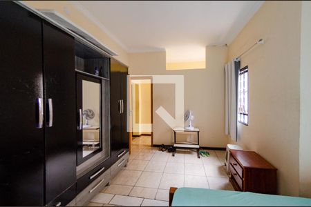 Casa à venda com 350m², 4 quartos e 2 vagasSuíte 1