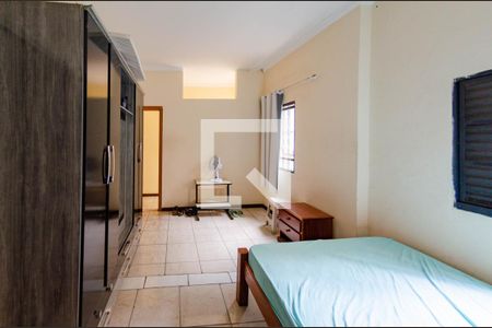 Casa à venda com 350m², 4 quartos e 2 vagasSuíte 1