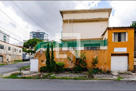 Casa à venda com 350m², 4 quartos e 2 vagasFachada