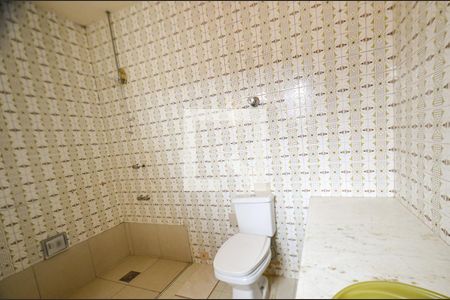 Casa à venda com 268m², 3 quartos e 2 vagasBanheiro suite