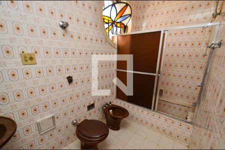 Casa à venda com 268m², 3 quartos e 2 vagasBanheiro social