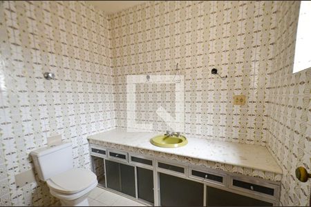 Casa à venda com 268m², 3 quartos e 2 vagasBanheiro suite