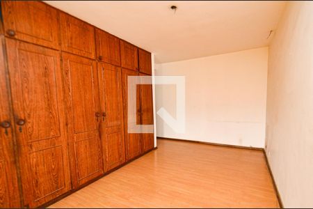 Casa à venda com 268m², 3 quartos e 2 vagasQuarto2