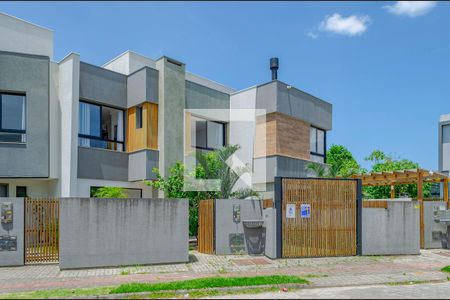 Casa para alugar com 127m², 3 quartos e 1 vaga Casa para alugar com 127m², 3 quartos e 1 vagaFachada