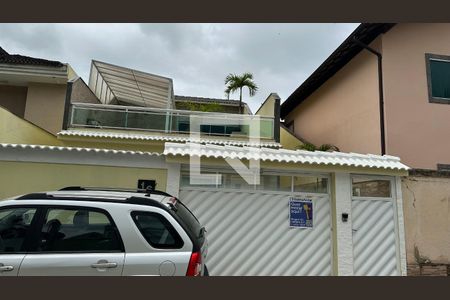 Casa de condomínio à venda com 255m², 3 quartos e 1 vagaFachada