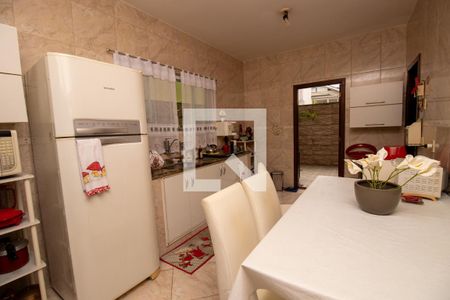 Casa de condomínio à venda com 255m², 3 quartos e 1 vagaCozinha