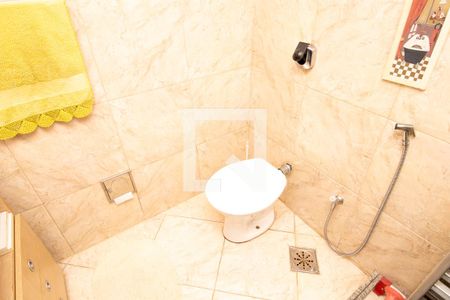 Casa de condomínio à venda com 255m², 3 quartos e 1 vagaBanheiro 2