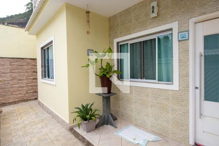 Casa de condomínio à venda com 255m², 3 quartos e 1 vagaÁrea externa