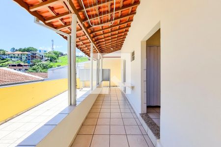 Casa para alugar com 250m², 3 quartos e 3 vagas Casa para alugar com 250m², 3 quartos e 3 vagasCozinha / Lavanderia