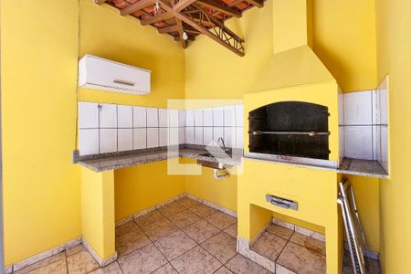 Casa para alugar com 250m², 3 quartos e 3 vagas Casa para alugar com 250m², 3 quartos e 3 vagasQuintal