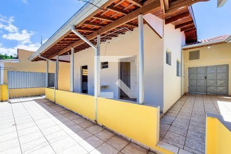 Casa para alugar com 250m², 3 quartos e 3 vagas Casa para alugar com 250m², 3 quartos e 3 vagasQuintal