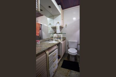 Casa de condomínio à venda com 500m², 6 quartos e 2 vagas Casa de condomínio à venda com 500m², 6 quartos e 2 vagasBanheiro da Suíte