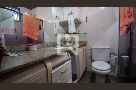 Casa de condomínio à venda com 500m², 6 quartos e 2 vagas Casa de condomínio à venda com 500m², 6 quartos e 2 vagasBanheiro da Suíte