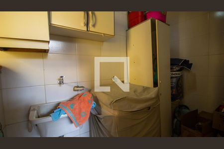 Casa de condomínio à venda com 500m², 6 quartos e 2 vagas Casa de condomínio à venda com 500m², 6 quartos e 2 vagasÁrea de Serviço