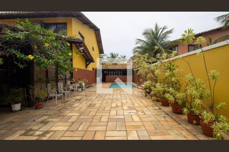 Casa de condomínio à venda com 500m², 6 quartos e 2 vagas Casa de condomínio à venda com 500m², 6 quartos e 2 vagasQuintal