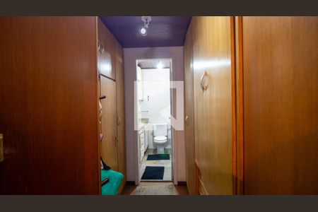 Casa de condomínio à venda com 500m², 6 quartos e 2 vagas Casa de condomínio à venda com 500m², 6 quartos e 2 vagasCloset da Suíte