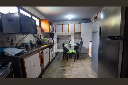 Casa de condomínio à venda com 500m², 6 quartos e 2 vagas Casa de condomínio à venda com 500m², 6 quartos e 2 vagasCozinha