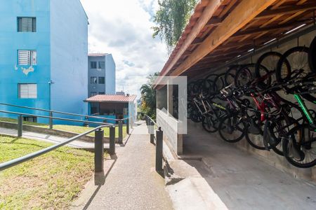 Bicicletário de apartamento para alugar com 2 quartos, 52m² em Jardim Itamarati, Poá