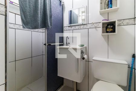 Banheiro de apartamento para alugar com 2 quartos, 52m² em Jardim Itamarati, Poá