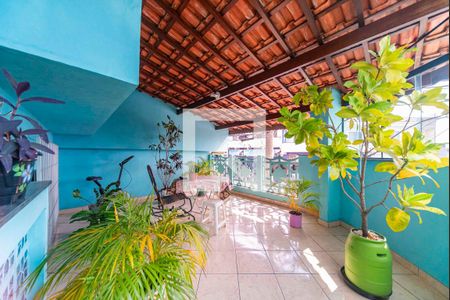 Casa à venda com 120m², 3 quartos e 1 vaga Casa à venda com 120m², 3 quartos e 1 vagaÁrea externa