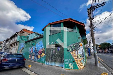 Casa à venda com 120m², 3 quartos e 1 vaga Casa à venda com 120m², 3 quartos e 1 vagaFachada