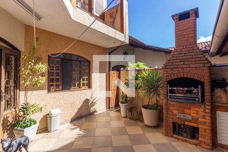 Casa à venda com 146m², 3 quartos e 3 vagas Casa à venda com 146m², 3 quartos e 3 vagasÁrea de Serviço / Quintal