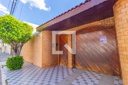 Casa à venda com 146m², 3 quartos e 3 vagas Casa à venda com 146m², 3 quartos e 3 vagasFachada