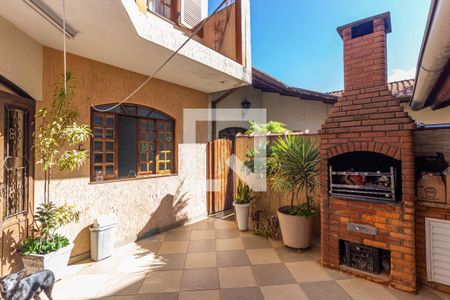 Casa à venda com 146m², 3 quartos e 3 vagas Casa à venda com 146m², 3 quartos e 3 vagasÁrea de Serviço / Quintal