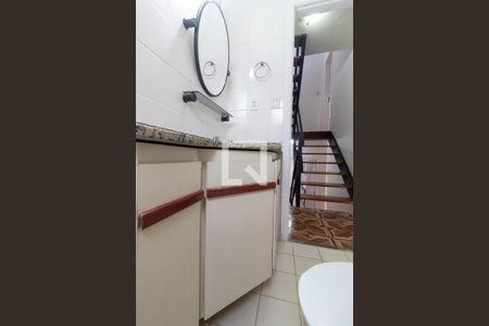 Casa de condomínio à venda com 128m², 3 quartos e 2 vagas Casa de condomínio à venda com 128m², 3 quartos e 2 vagasBanheiro Social