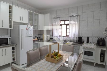 Casa para alugar com 400m², 4 quartos e 5 vagas Casa para alugar com 400m², 4 quartos e 5 vagasCozinha