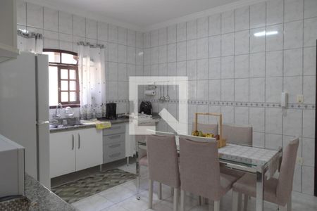 Casa para alugar com 400m², 4 quartos e 5 vagas Casa para alugar com 400m², 4 quartos e 5 vagasCozinha