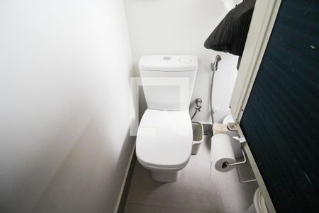 Apartamento à venda com 150m², 2 quartos e 2 vagas Apartamento à venda com 150m², 2 quartos e 2 vagasBanheiro de serviço