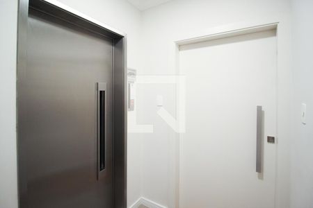 Apartamento à venda com 150m², 2 quartos e 2 vagas Apartamento à venda com 150m², 2 quartos e 2 vagasHall do apartamento