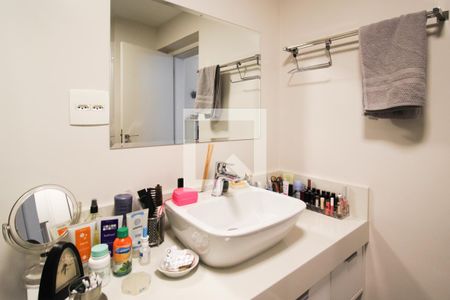 Apartamento à venda com 150m², 2 quartos e 2 vagas Apartamento à venda com 150m², 2 quartos e 2 vagasBanheiro da Suíte