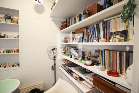 Apartamento à venda com 150m², 2 quartos e 2 vagas Apartamento à venda com 150m², 2 quartos e 2 vagasQuarto de Serviço