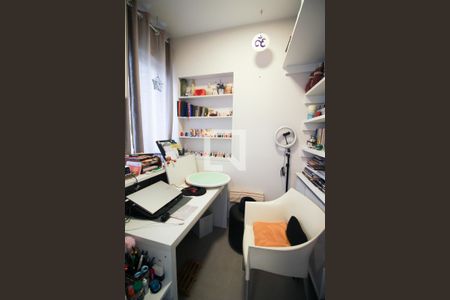 Apartamento à venda com 150m², 2 quartos e 2 vagas Apartamento à venda com 150m², 2 quartos e 2 vagasQuarto de Serviço