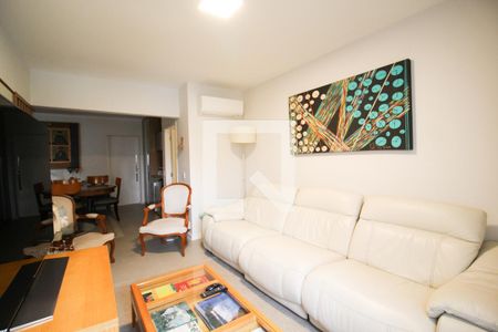 Sala de TV de apartamento à venda com 2 quartos, 150m² em Itaim Bibi, São Paulo