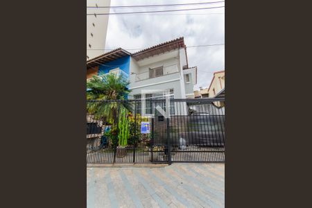 Casa à venda com 300m², 4 quartos e 3 vagasFachada