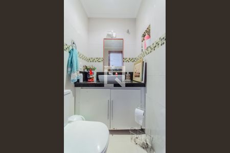 Casa à venda com 300m², 4 quartos e 3 vagasBanheiro de serviço