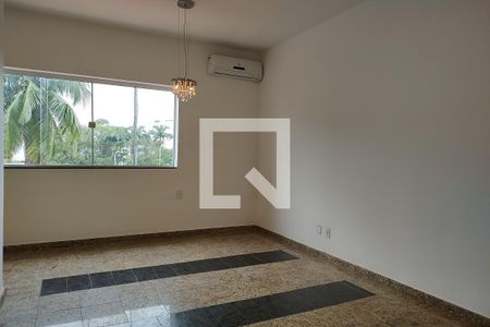 Sala de casa para alugar com 3 quartos, 60m² em Tanque, Rio de Janeiro