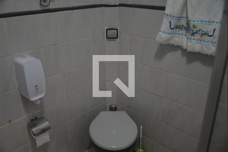 Casa à venda com 162m², 4 quartos e 2 vagasBanheiro de serviço