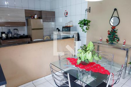 Casa à venda com 260m², 6 quartos e 2 vagas Casa à venda com 260m², 6 quartos e 2 vagasCozinha