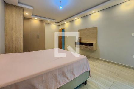 Casa à venda com 366m², 3 quartos e 8 vagasSuíte
