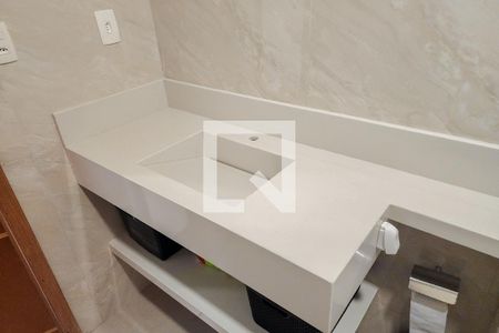 Casa à venda com 366m², 3 quartos e 8 vagasBanheiro da Suíte