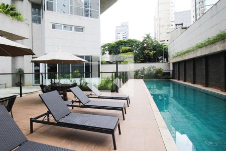 Apartamento à venda com 200m², 2 quartos e 3 vagasÁrea comum - Piscina