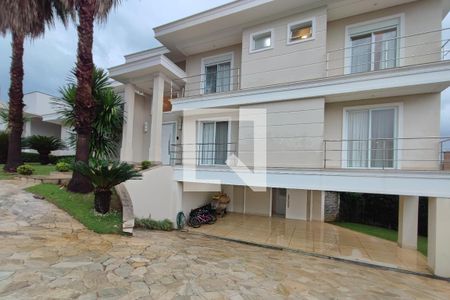 Casa de condomínio à venda com 540m², 3 quartos e 3 vagasFachada