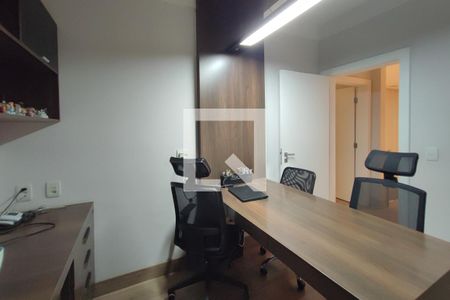 Casa de condomínio à venda com 540m², 3 quartos e 3 vagasEscritório